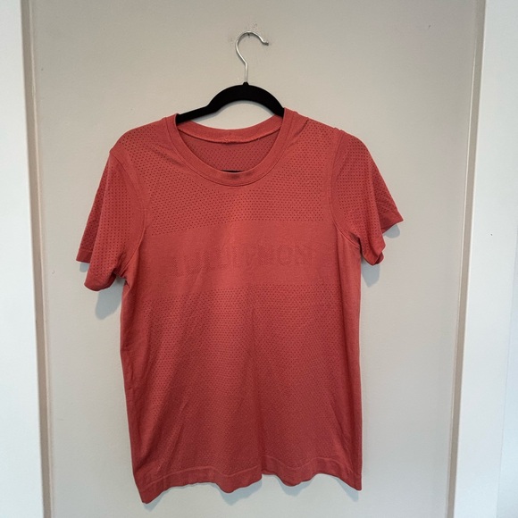 lululemon athletica Swiftly Mauve  Mesh Top Large - Picture 1 of 4
